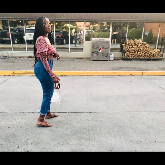 Chiffon Rushed Crop Top - Picture 6 of 7